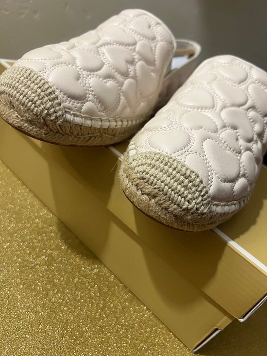 BNIB Michael Kors Hastings Heart Embroidered Espadrilles - Picture 12 of 14